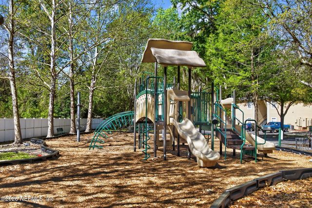 6087 MAGGIES Circle 106, Jacksonville, FL 32244