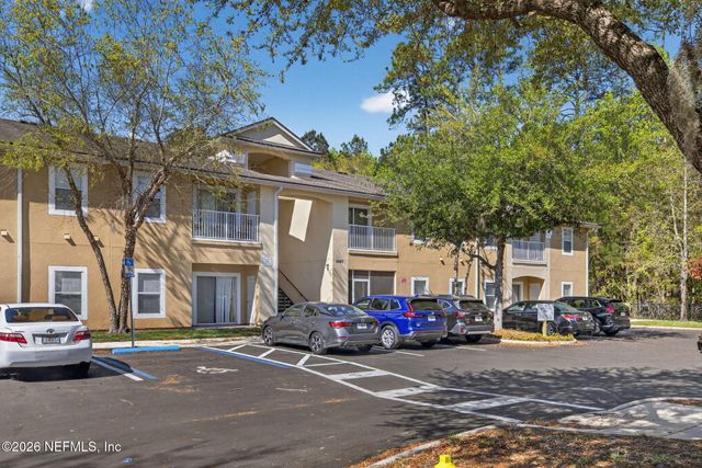 6087 MAGGIES Circle 106, Jacksonville, FL 32244