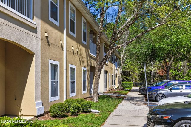 6087 MAGGIES Circle 106, Jacksonville, FL 32244