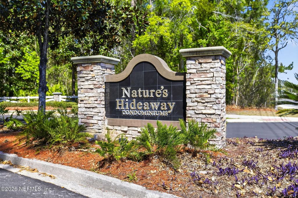 6087 MAGGIES Circle 106, Jacksonville, FL 32244