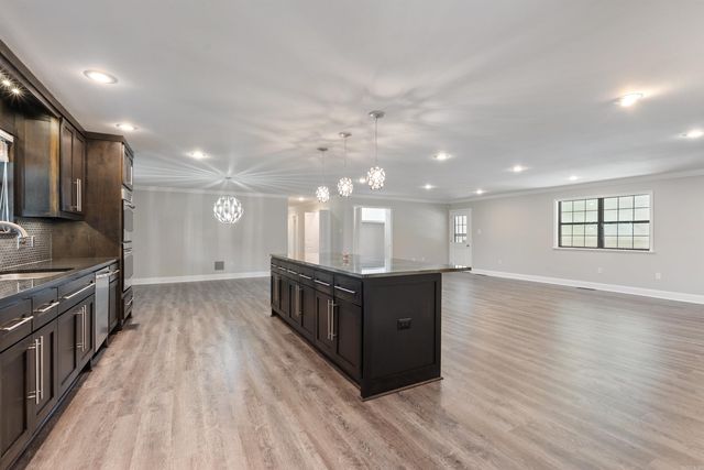 6 Cedar Hill Rd., Conway, AR 72032