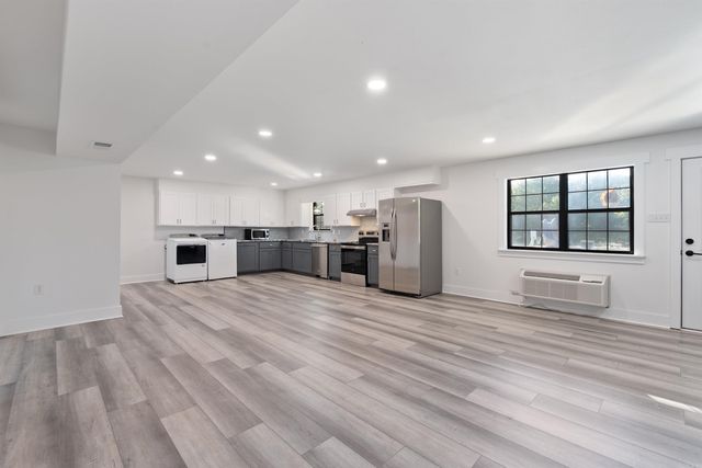 6 Cedar Hill Rd., Conway, AR 72032