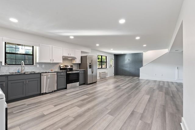 6 Cedar Hill Rd., Conway, AR 72032