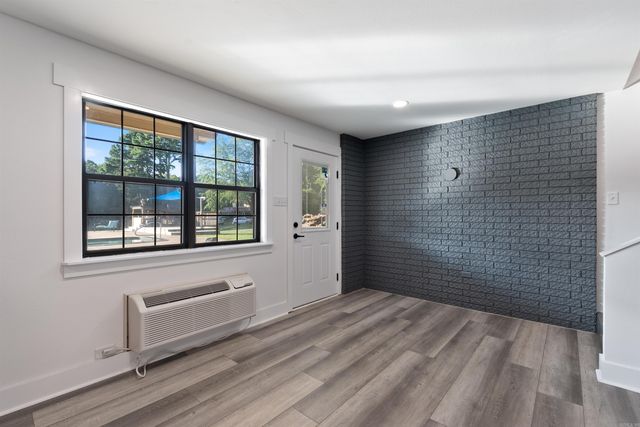 6 Cedar Hill Rd., Conway, AR 72032