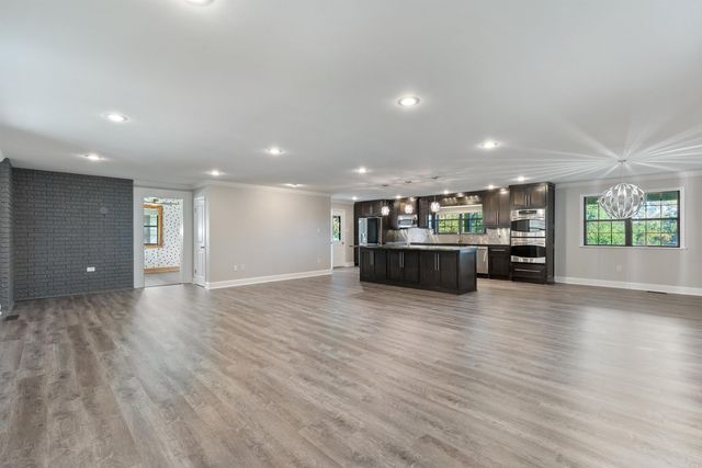 6 Cedar Hill Rd., Conway, AR 72032