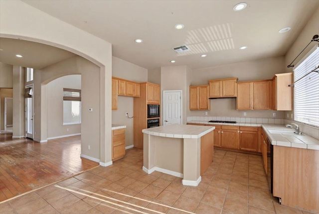 4445 Spyglass Dr, Stockton, CA 95219