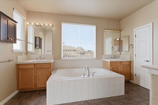 4445 Spyglass Dr, Stockton, CA 95219