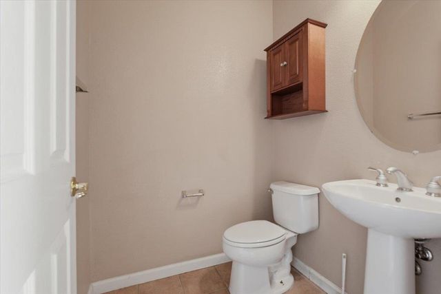 4445 Spyglass Dr, Stockton, CA 95219