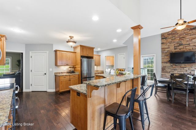 3904 Ballard Woods Dr, Smithfield, KY 40068