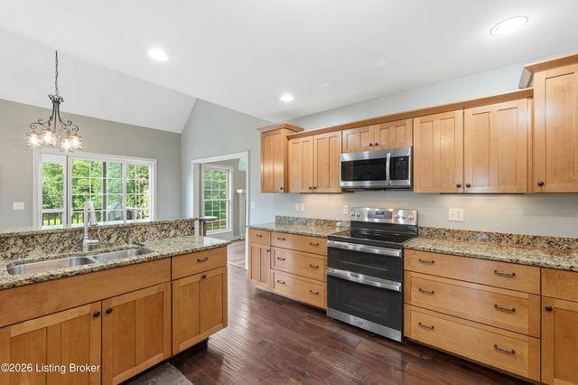 3904 Ballard Woods Dr, Smithfield, KY 40068