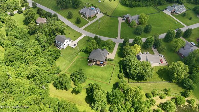 3904 Ballard Woods Dr, Smithfield, KY 40068