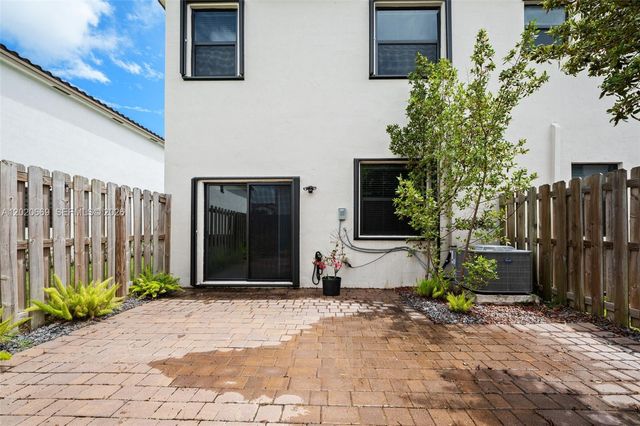 11945 SW 245th Ter, Homestead, FL 33032