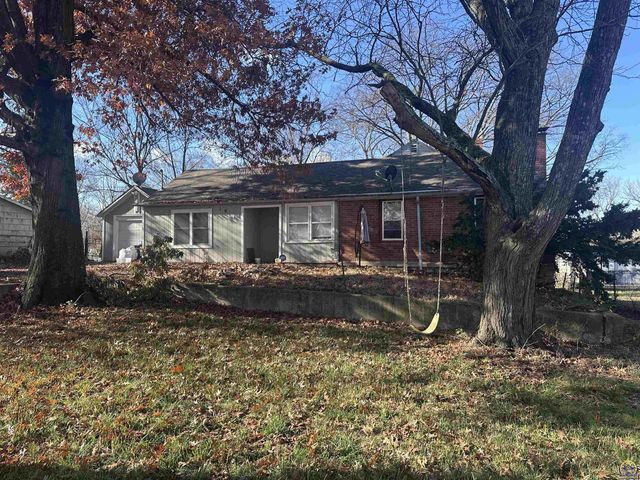 1911 SE Iowa AVE, Topeka, KS 66607