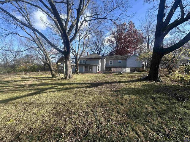 1911 SE Iowa AVE, Topeka, KS 66607