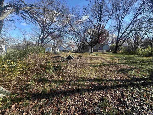 1911 SE Iowa AVE, Topeka, KS 66607