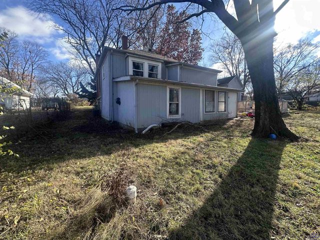 1911 SE Iowa AVE, Topeka, KS 66607