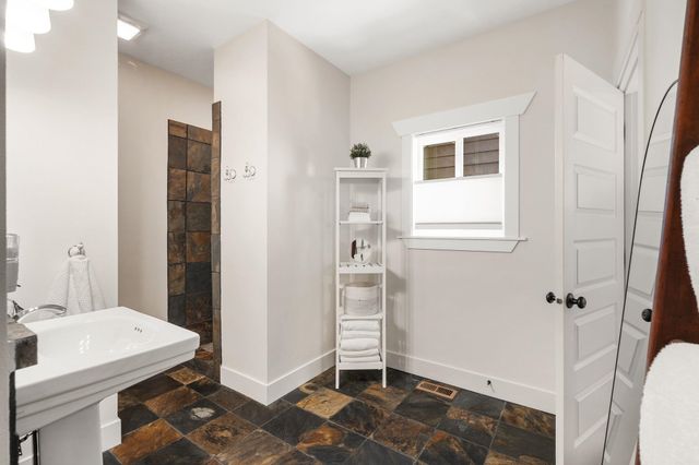 1323 S Lilac Ln, Liberty Lake, WA 99019