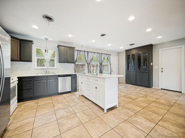 1825 Emery Street, Denton, TX 76201