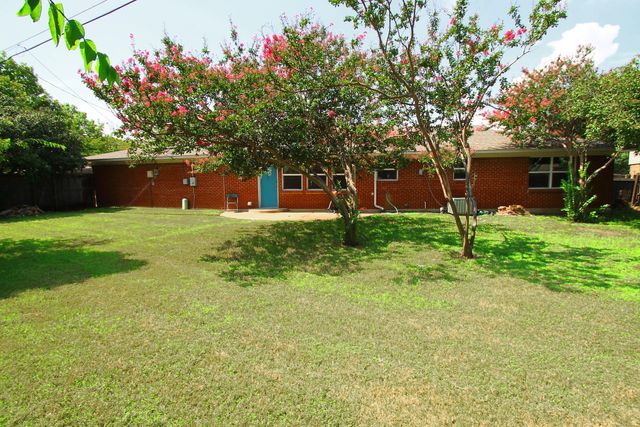 1825 Emery Street, Denton, TX 76201