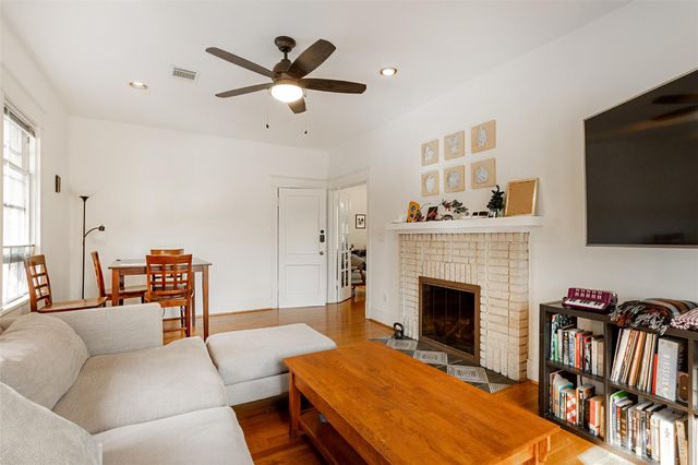 528 Hawthorne Street, Houston, TX 77006