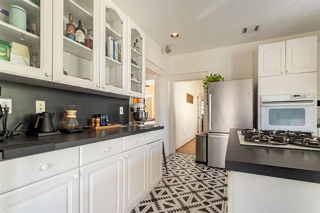 528 Hawthorne Street, Houston, TX 77006