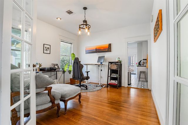 528 Hawthorne Street, Houston, TX 77006