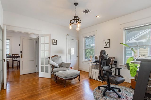 528 Hawthorne Street, Houston, TX 77006