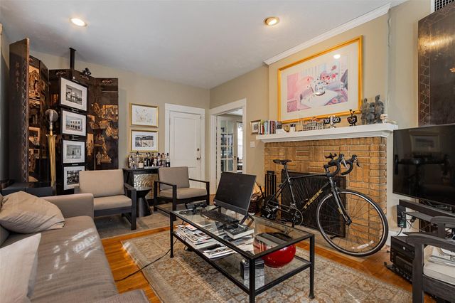 528 Hawthorne Street, Houston, TX 77006