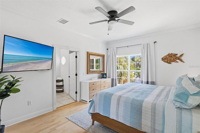 4006 5TH AVENUE, Holmes Beach, FL 34217