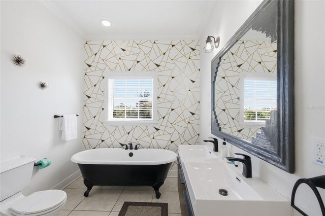 4006 5TH AVENUE, Holmes Beach, FL 34217