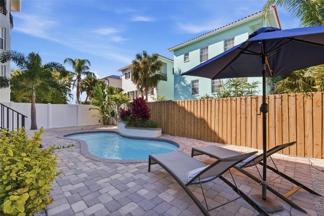 4006 5TH AVENUE, Holmes Beach, FL 34217