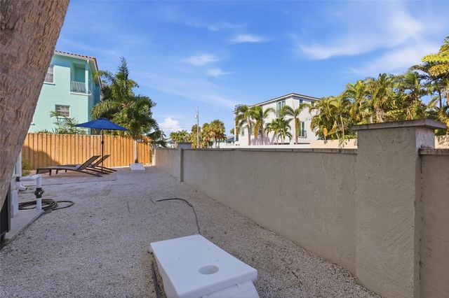 4006 5TH AVENUE, Holmes Beach, FL 34217