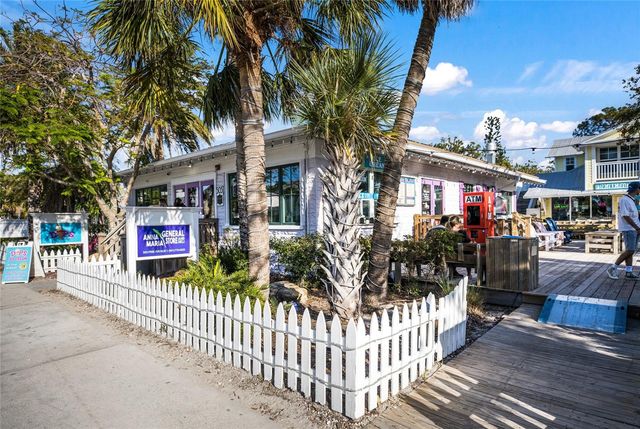 4006 5TH AVENUE, Holmes Beach, FL 34217