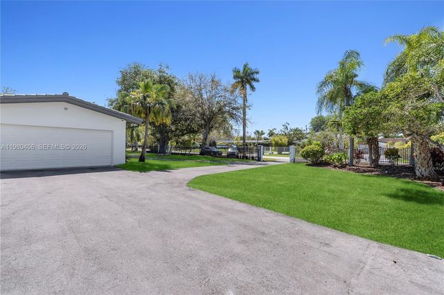 12401 SW 72nd Ave, Pinecrest, FL 33156