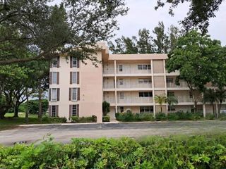 3051 S Palm Aire Dr 110, Pompano Beach, FL 33069