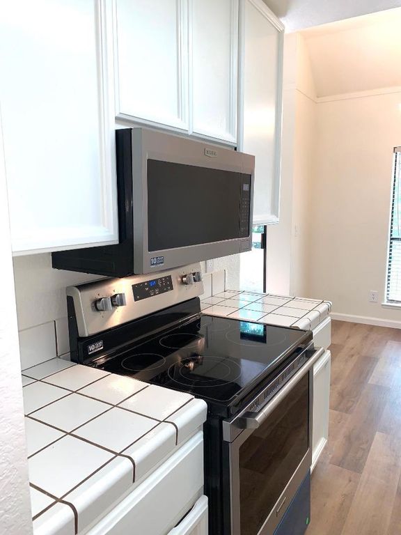 Image 15 of property listing at 1672 Branham Park Place, San Jose, CA 95118