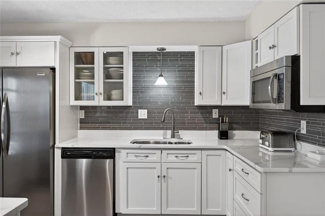 9 Scotland Place NW, Atlanta, GA 30318