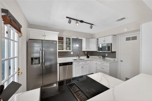 9 Scotland Place NW, Atlanta, GA 30318