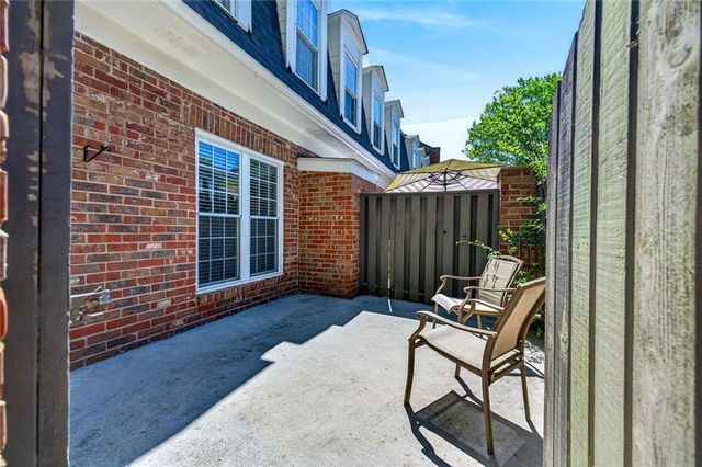 9 Scotland Place NW, Atlanta, GA 30318