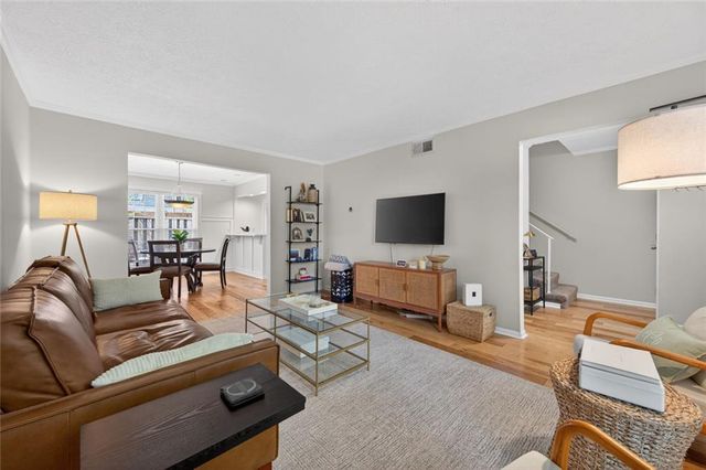 9 Scotland Place NW, Atlanta, GA 30318