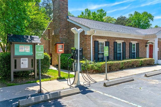 9 Scotland Place NW, Atlanta, GA 30318
