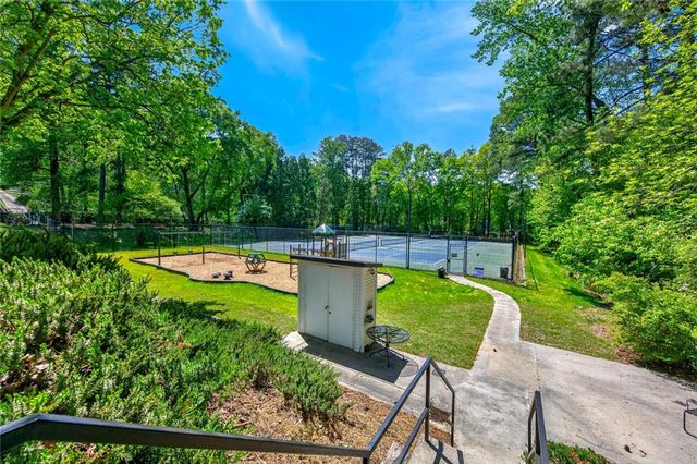 9 Scotland Place NW, Atlanta, GA 30318