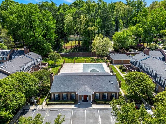 9 Scotland Place NW, Atlanta, GA 30318