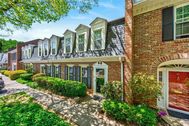 9 Scotland Place NW, Atlanta, GA 30318