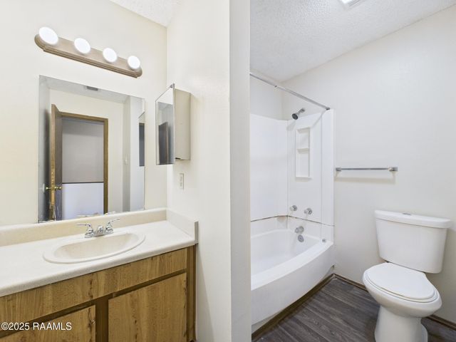 201 High Meadows Boulevard 220, Lafayette, LA 70507