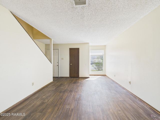 201 High Meadows Boulevard 220, Lafayette, LA 70507