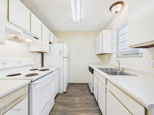 201 High Meadows Boulevard 220, Lafayette, LA 70507