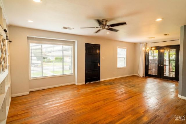 3029 Spruce Street, Bakersfield, CA 93301