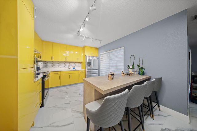 1524 FOREST LAKES Circle A, West Palm Beach, FL 33406