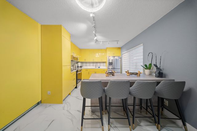 1524 FOREST LAKES Circle A, West Palm Beach, FL 33406